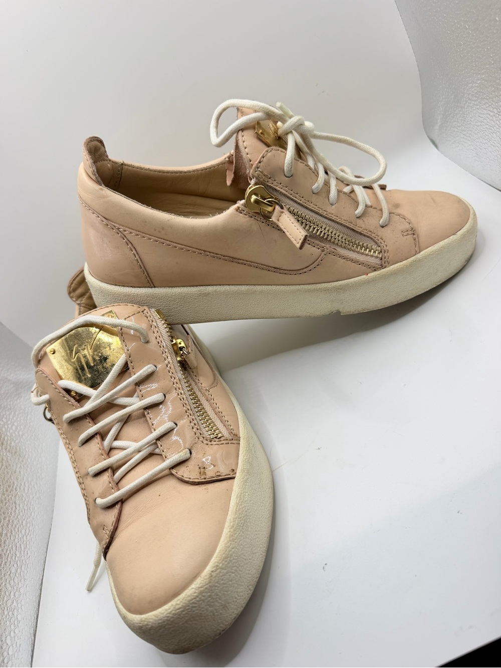 Giuseppe Zanotti Blush Pink Leather Low-Top Sneakers with Gold Hardware